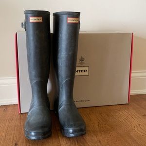 Black Hunter boots